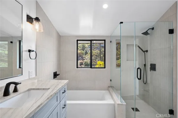 $2,495,000 | 990 Meadowlark Drive, Laguna Beach, CA 92651