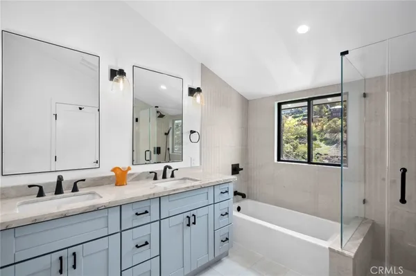 $2,495,000 | 990 Meadowlark Drive, Laguna Beach, CA 92651