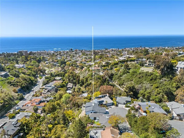 $2,495,000 | 990 Meadowlark Drive, Laguna Beach, CA 92651