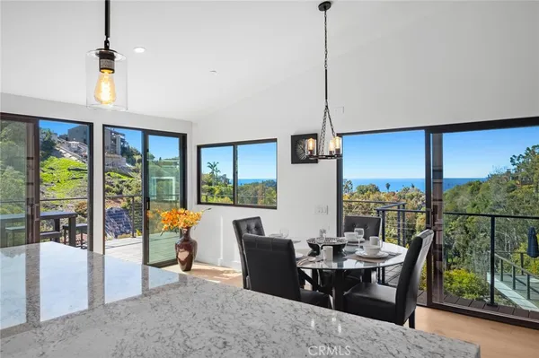 $2,495,000 | 990 Meadowlark Drive, Laguna Beach, CA 92651