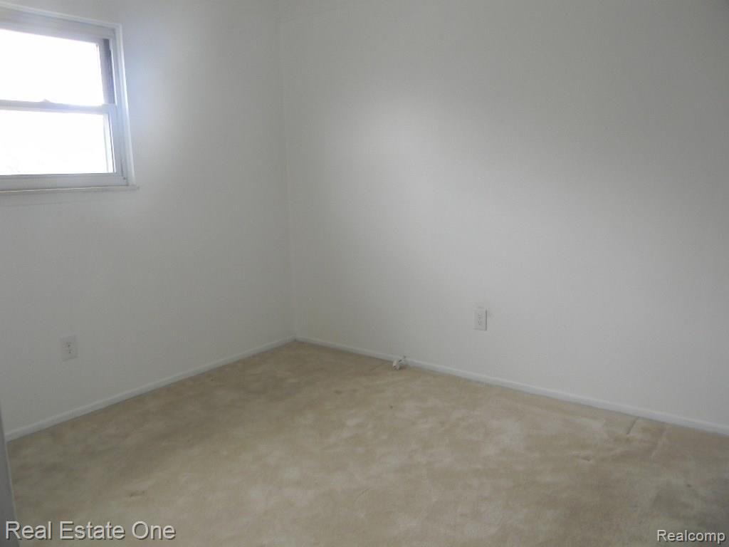 8261 Merrick Street Taylor, MI 48180 - Photo 10 of 13 DSCN0663.jpg