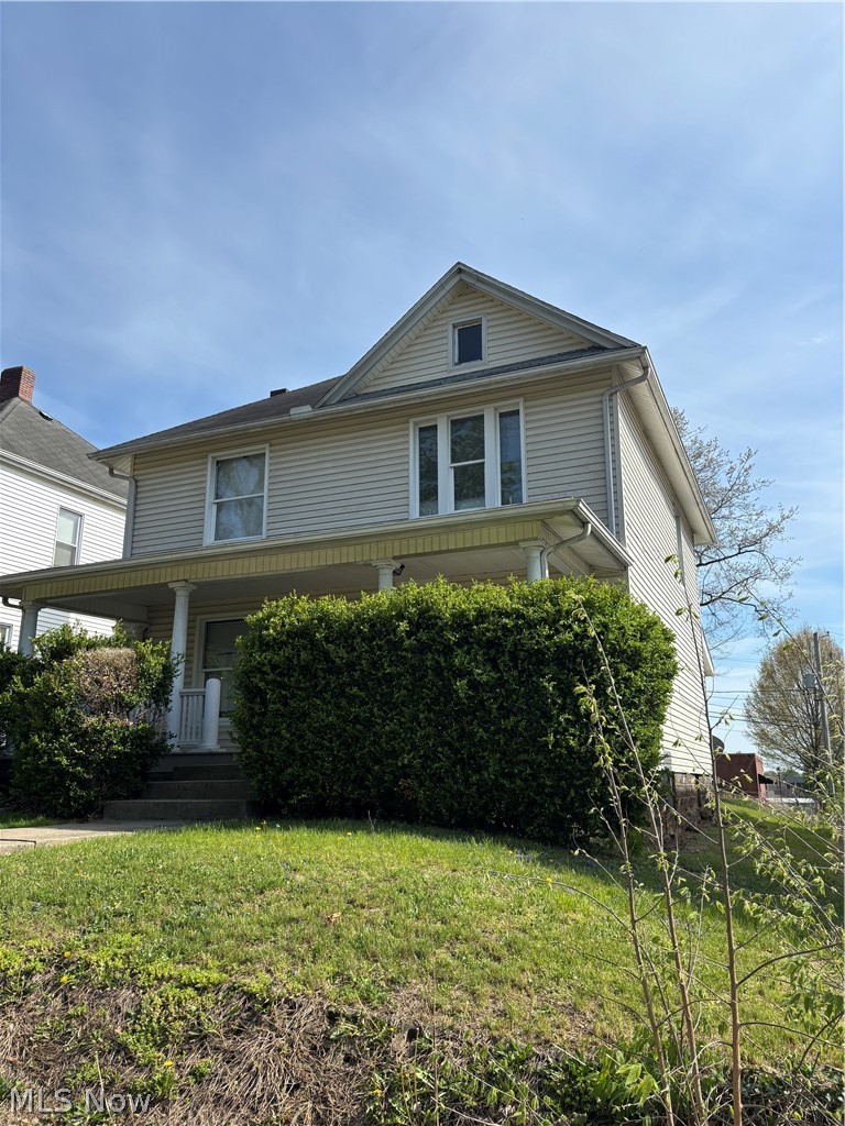 707 Locust Street Coshocton, OH 43812 - Photo 2 of 16