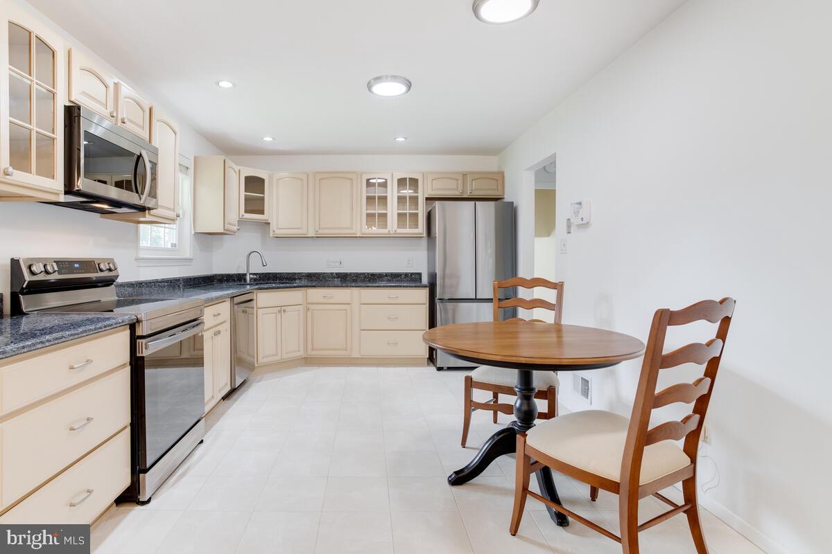 3101 Castleleigh Road Silver Spring, MD 20904 - Photo 13 of 40