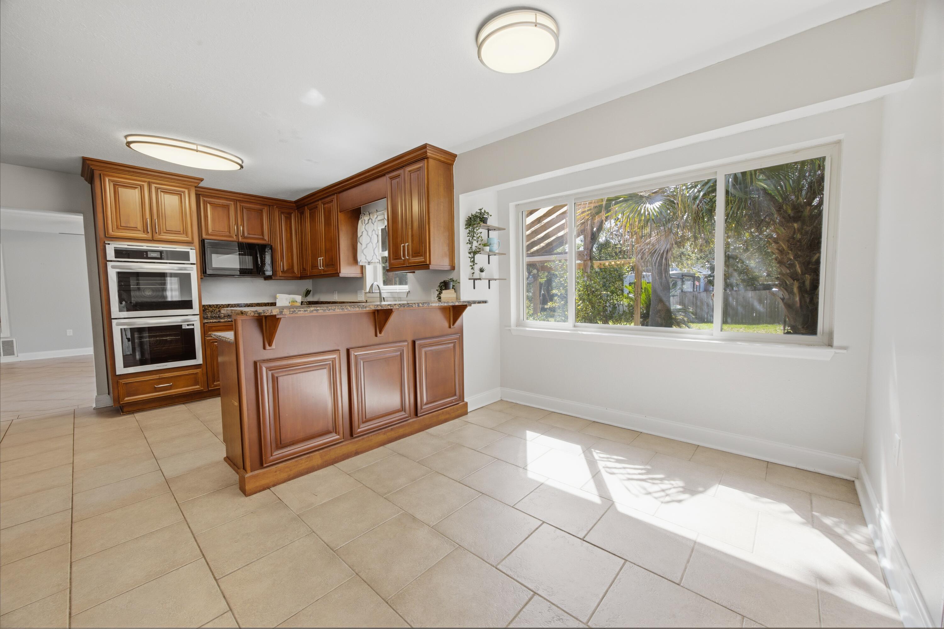 157 Country Club Road Shalimar, FL 32579 - Photo 17 of 72 E79A1198