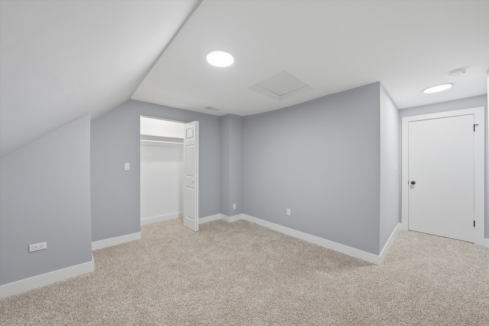 3743 West 83rd Street Chicago, IL 60652 - Photo 32 of 51 a view of an empty room