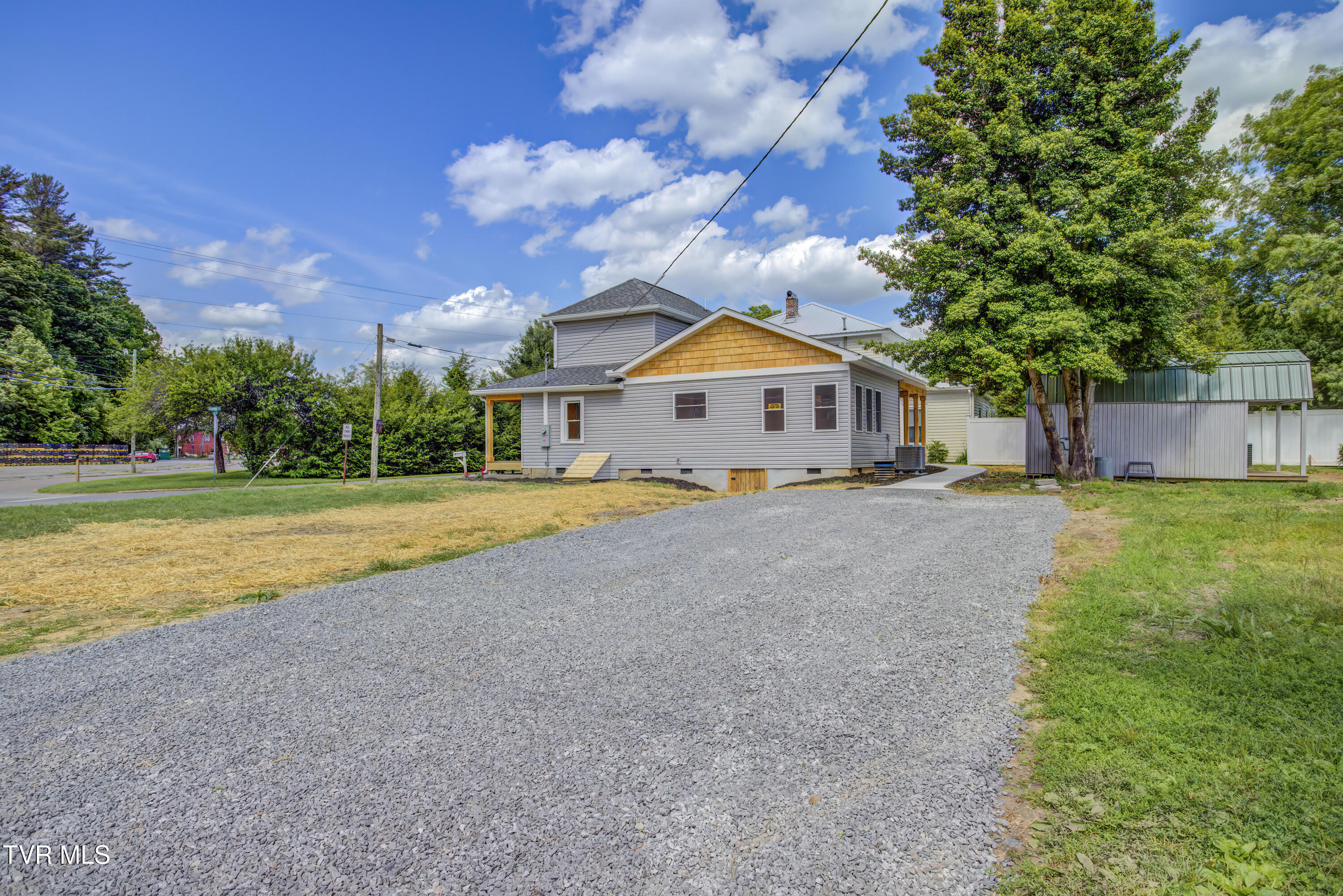 408 Levelin Street Erwin, TN 37650 - Photo 30 of 35 408 Levelin (29)