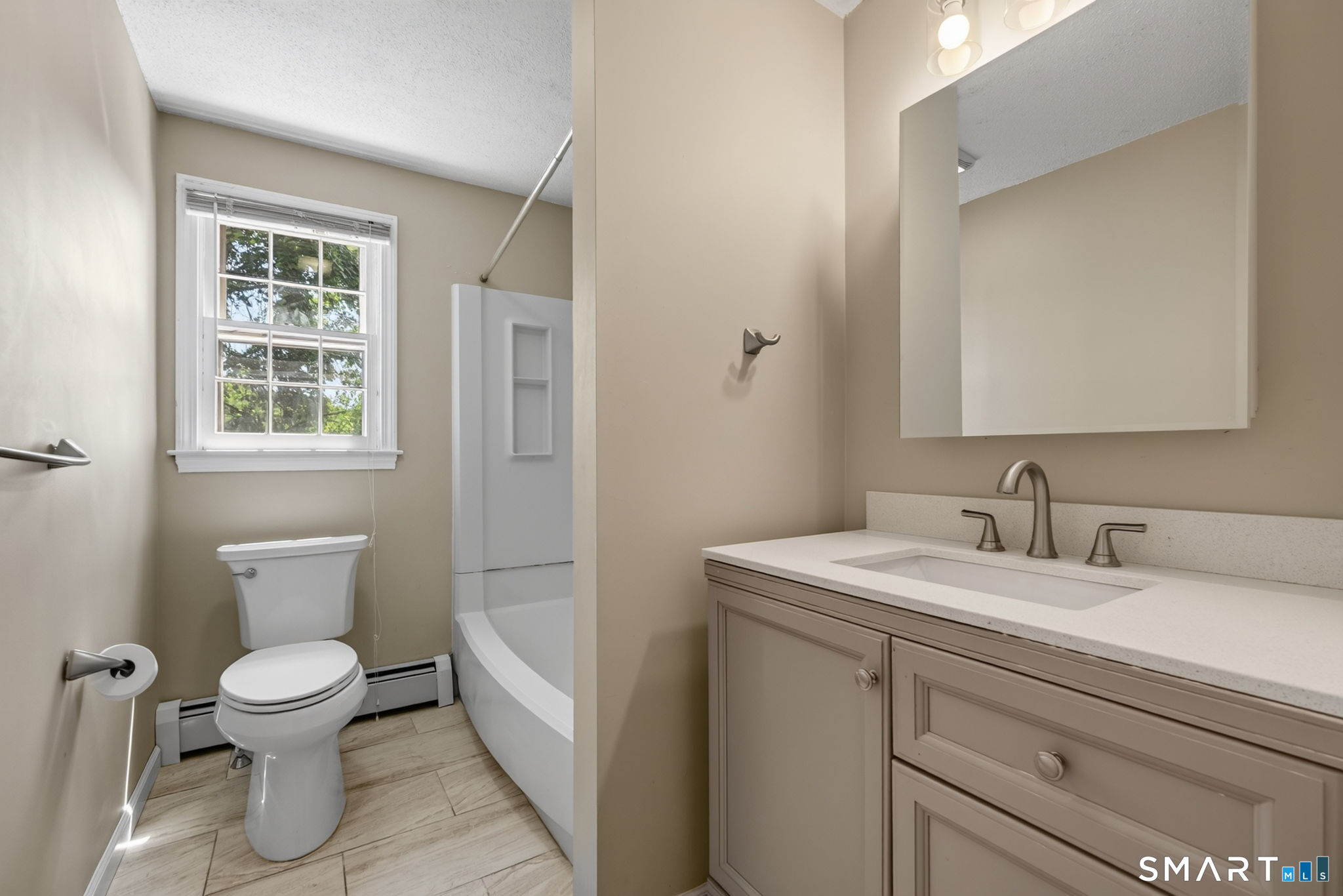 224 Anns Farm Road Hamden, CT 06518 - Photo 25 of 40 Full bathroom on upper level.