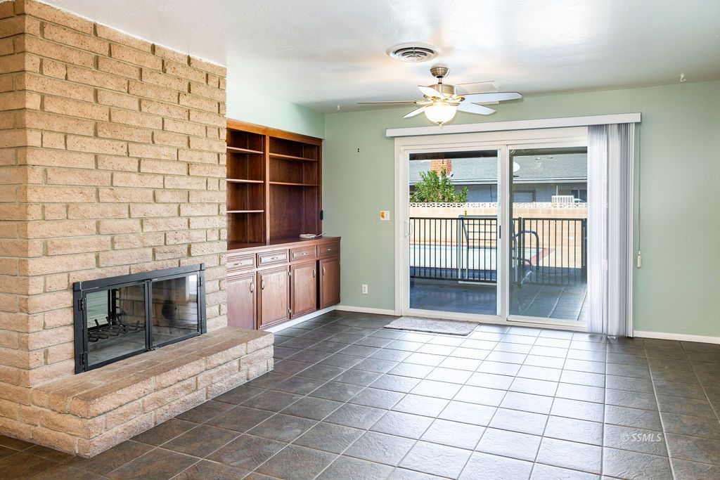 812 Lynn Way Ridgecrest, CA 93555 - Photo 9 of 48