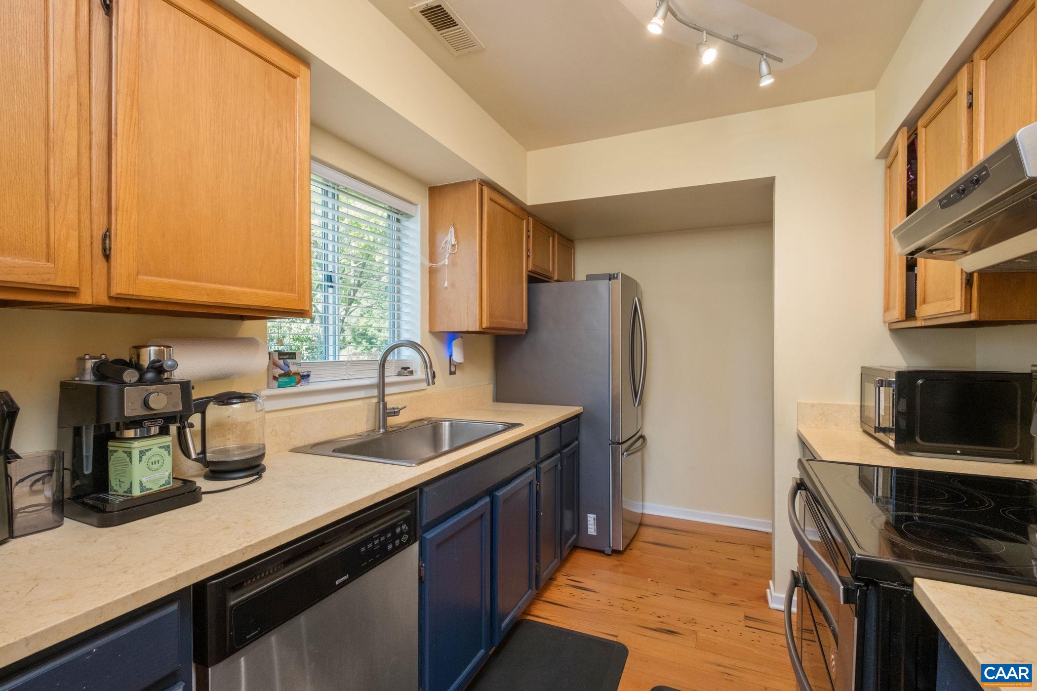 1256 Maple View Drive Charlottesville, VA 22902 - Photo 3 of 23