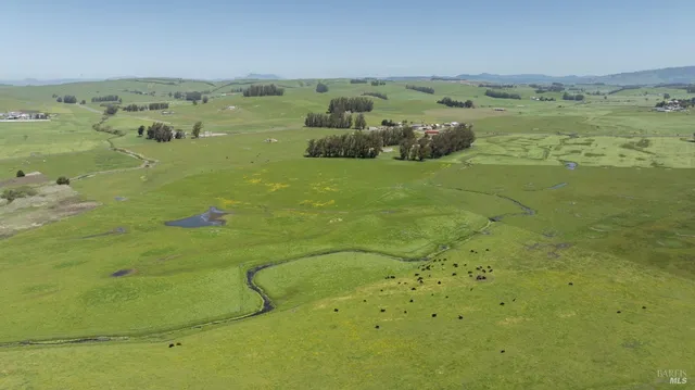 $2,599,000 | 530 Tomales Road, Petaluma, CA 94952