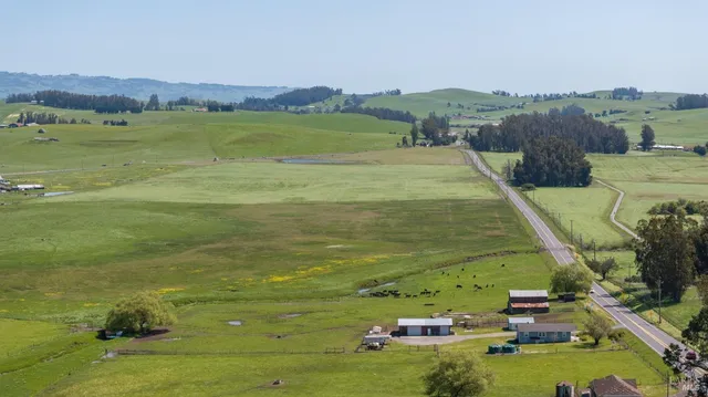 $2,599,000 | 530 Tomales Road, Petaluma, CA 94952