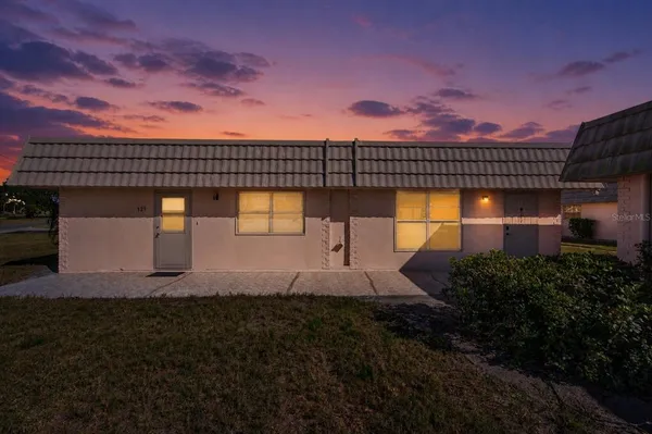 $120,000 | 201 Bedford Trail, Unit F121, Sun City Center, FL 33573