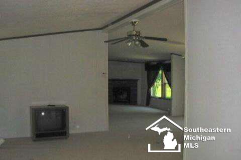26816 Sibley Road Romulus, MI 48174 - Photo 2 of 4 456205-1.JPG