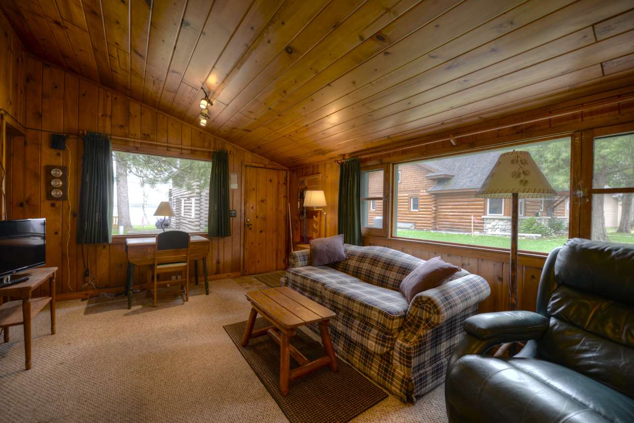 8125 South Rustic Drive Cedar, MI 49621 - Photo 9 of 31 1835720-8.JPG