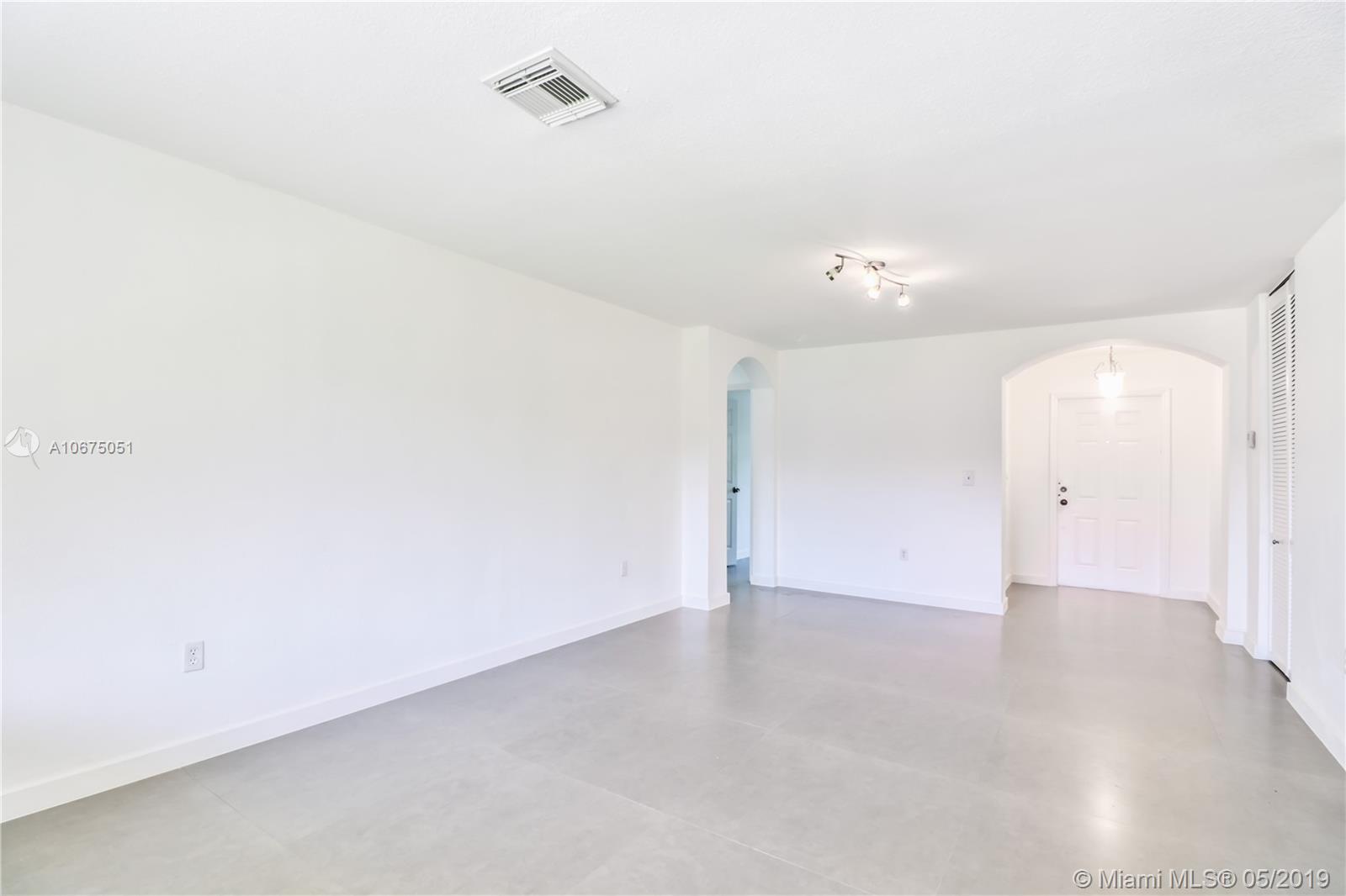 13367 Southwest 284th Street Homestead, FL 33033 - Photo 4 of 17 Gallery Image 4