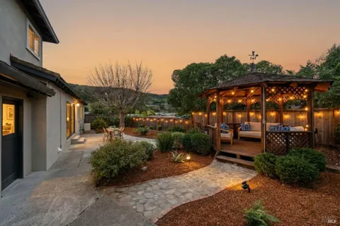 $1,195,000 | 35 Corte Alta, Novato, CA 94949