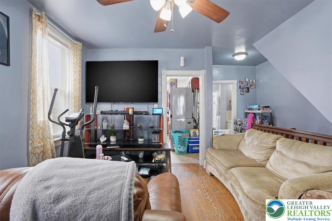 921 Broadway Fountain Hill, PA 18015 - Photo 21 of 93