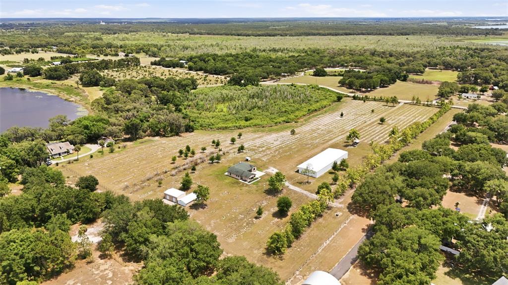 14433 Lake Yale Road Umatilla, FL 32784 - Photo 5 of 38 a view of city and ocean