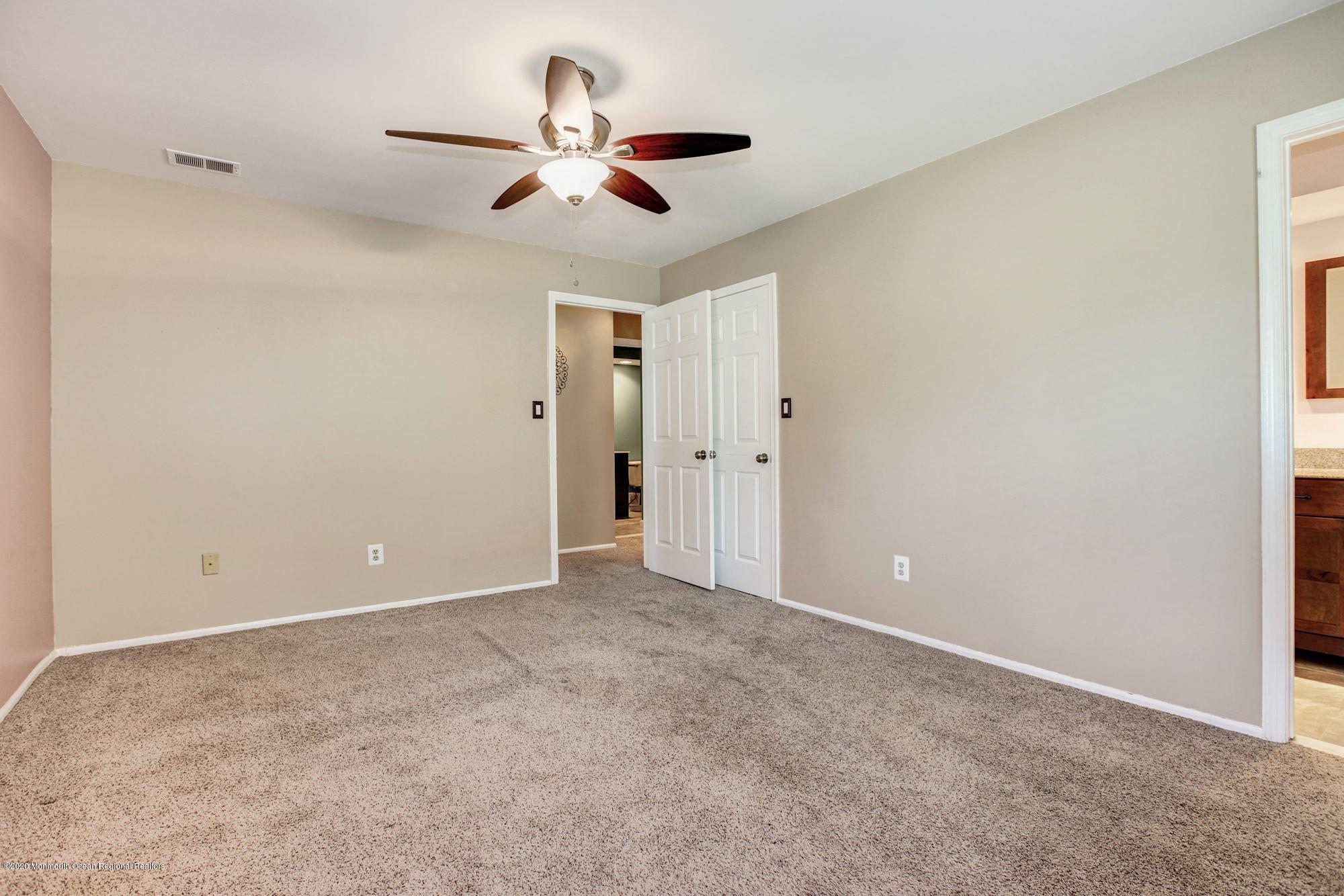 184 Pinetree Court Howell, NJ 07731 - Photo 12 of 23 018_184_PINETREE_CT_294254_545277