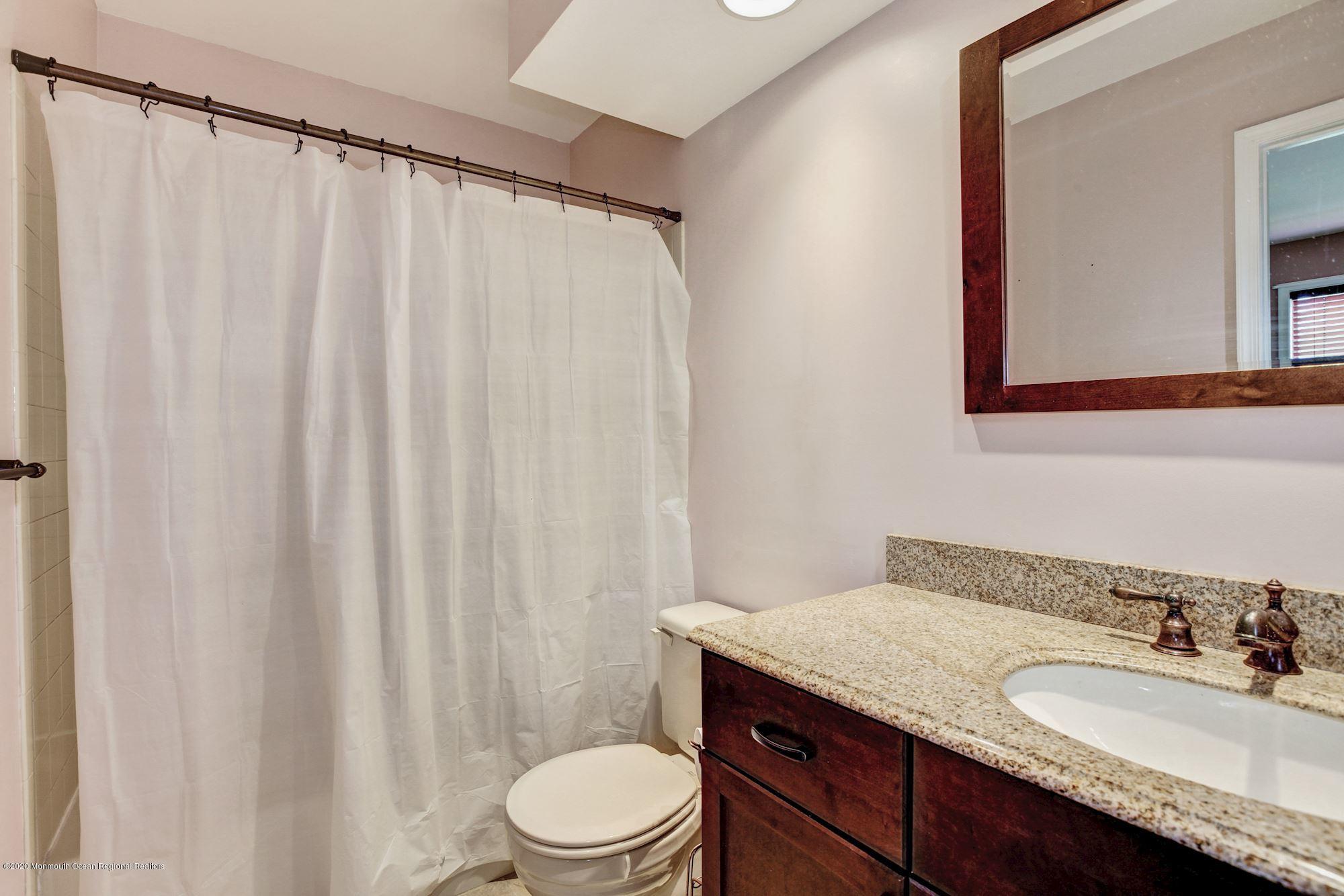 184 Pinetree Court Howell, NJ 07731 - Photo 14 of 23 020_184_PINETREE_CT_294254_545277