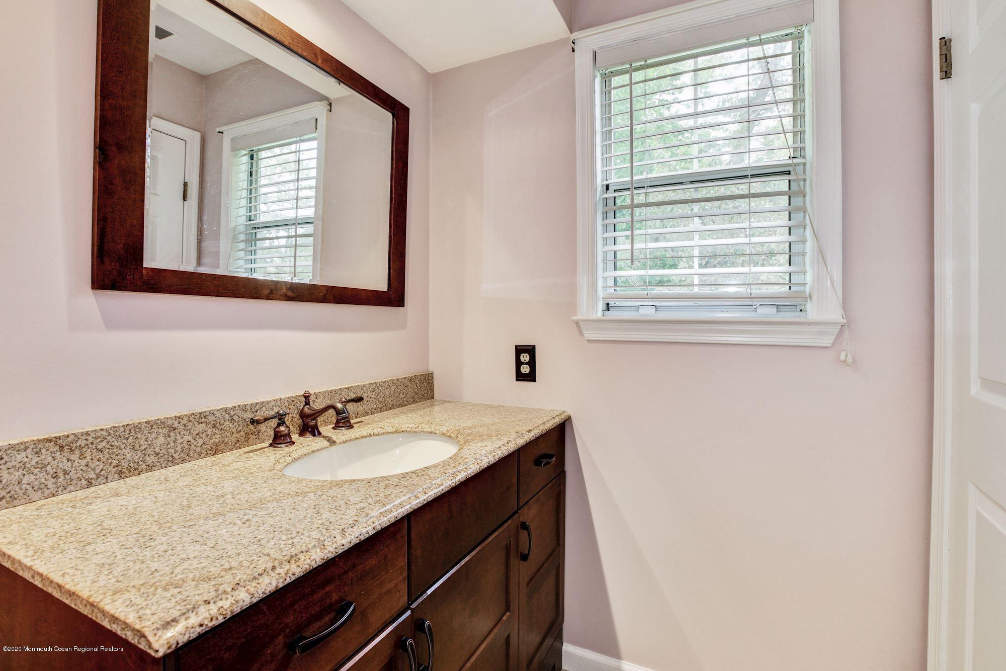 184 Pinetree Court Howell, NJ 07731 - Photo 15 of 23 021_184_PINETREE_CT_294254_545277