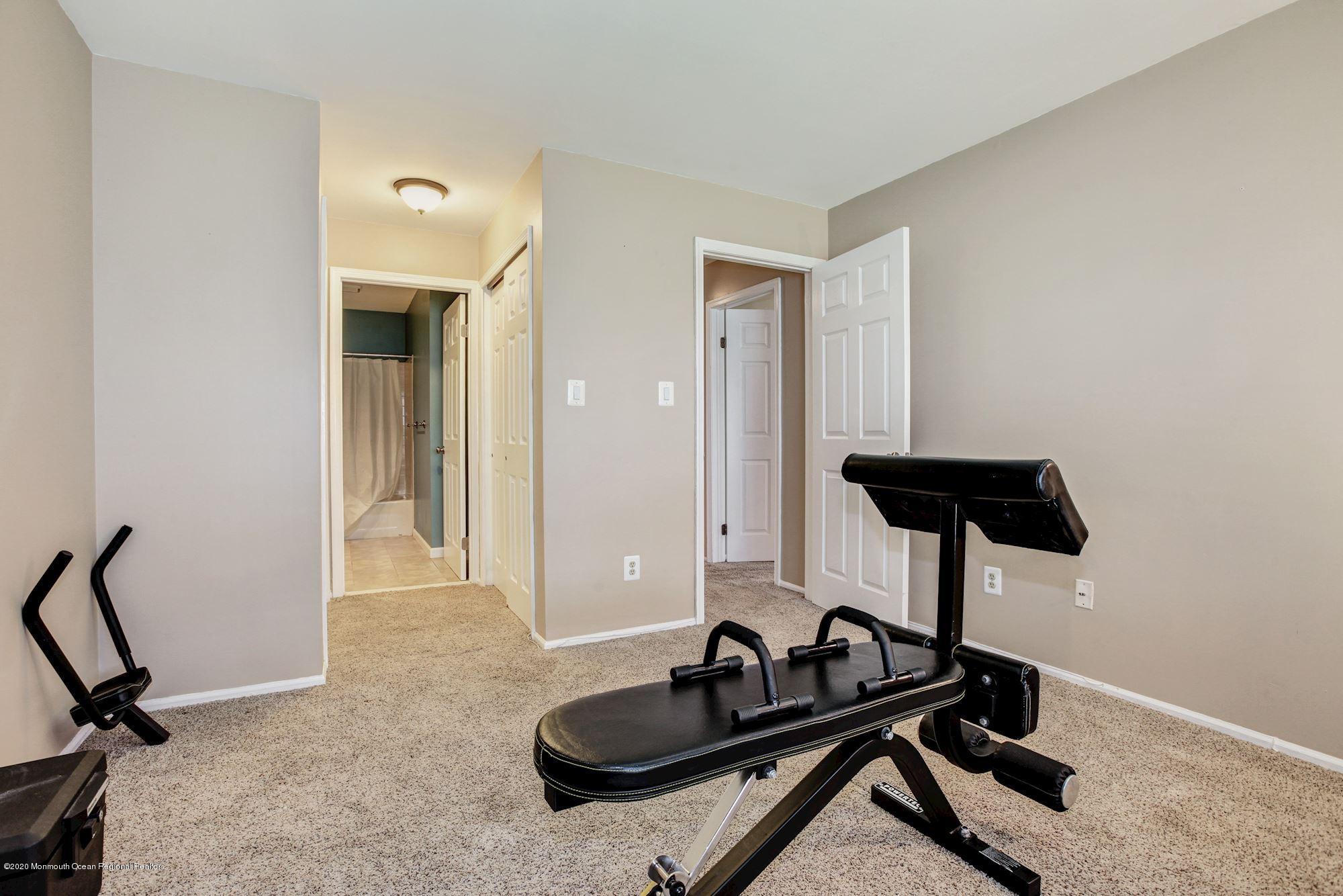 184 Pinetree Court Howell, NJ 07731 - Photo 17 of 23 024_184_PINETREE_CT_294254_545277