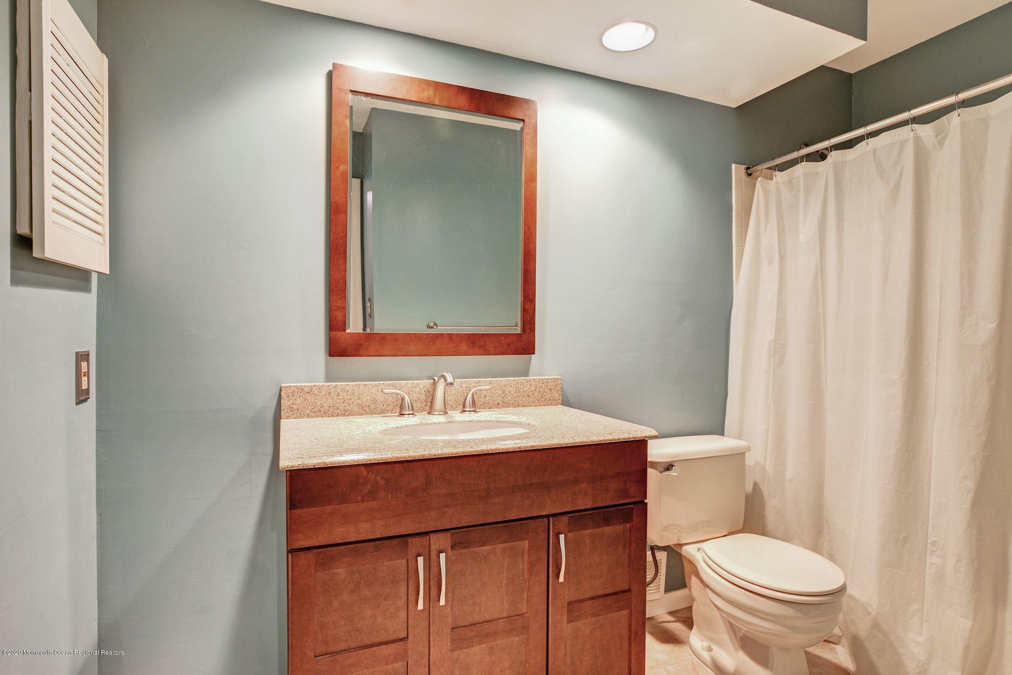 184 Pinetree Court Howell, NJ 07731 - Photo 20 of 23 027_184_PINETREE_CT_294254_545277