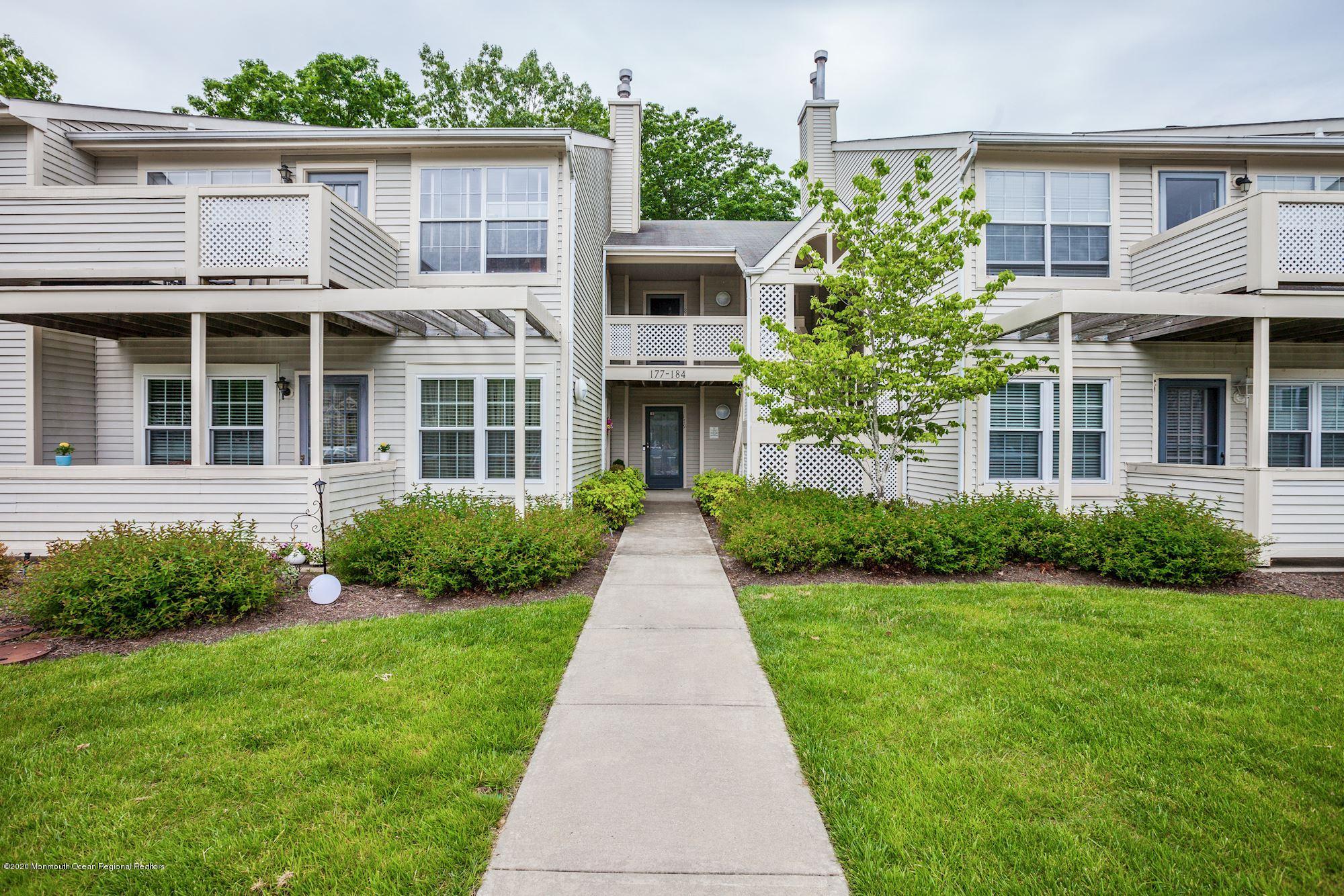184 Pinetree Court Howell, NJ 07731 - Photo 2 of 23 004_184_PINETREE_CT_294254_545277