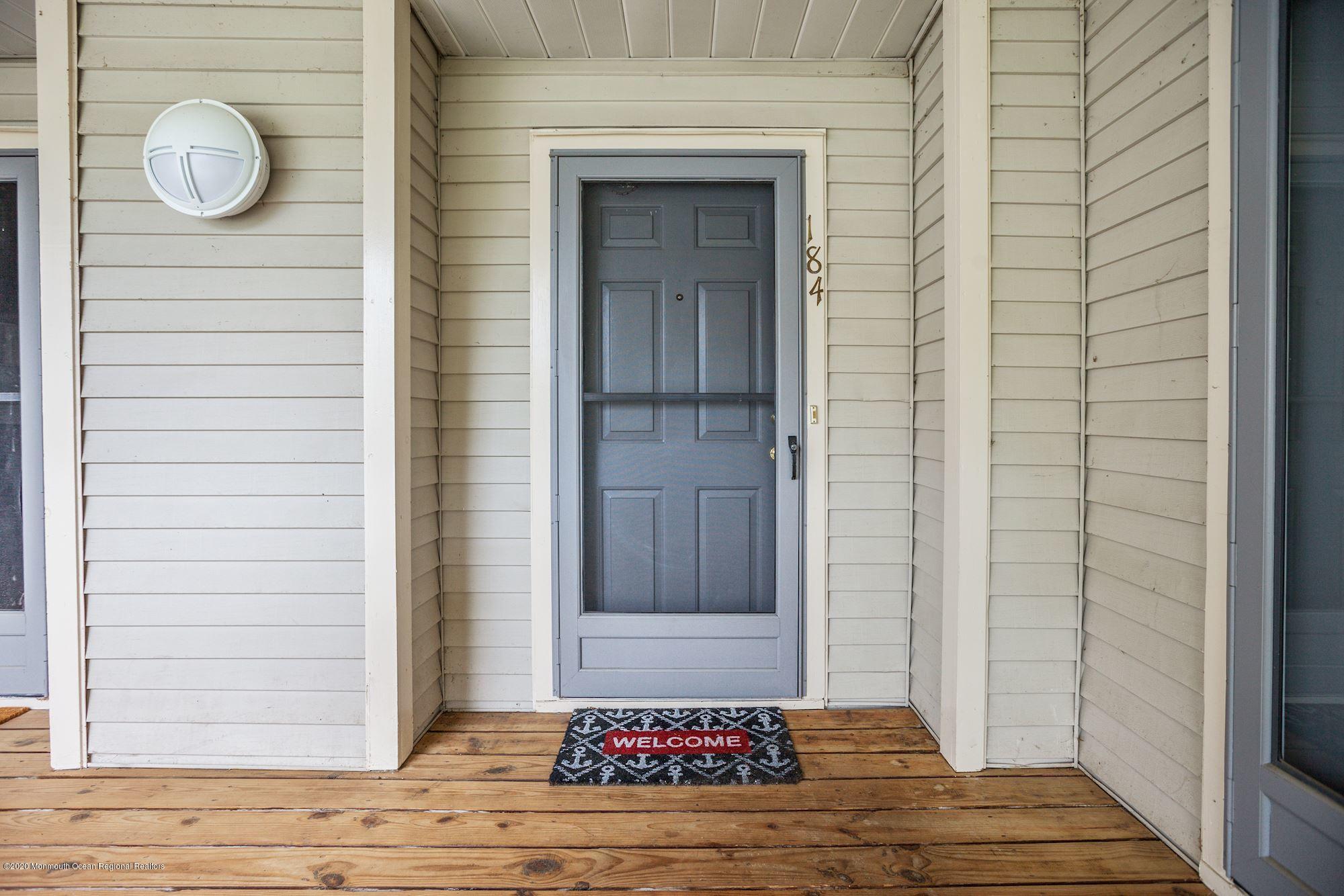 184 Pinetree Court Howell, NJ 07731 - Photo 3 of 23 005_184_PINETREE_CT_294254_545277