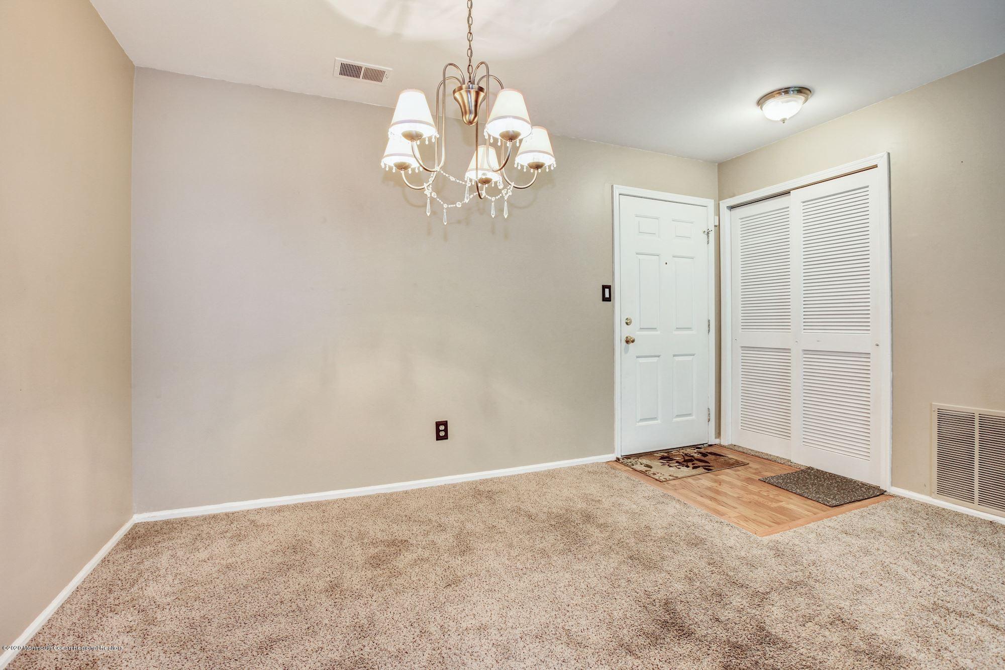 184 Pinetree Court Howell, NJ 07731 - Photo 6 of 23 009_184_PINETREE_CT_294254_545277