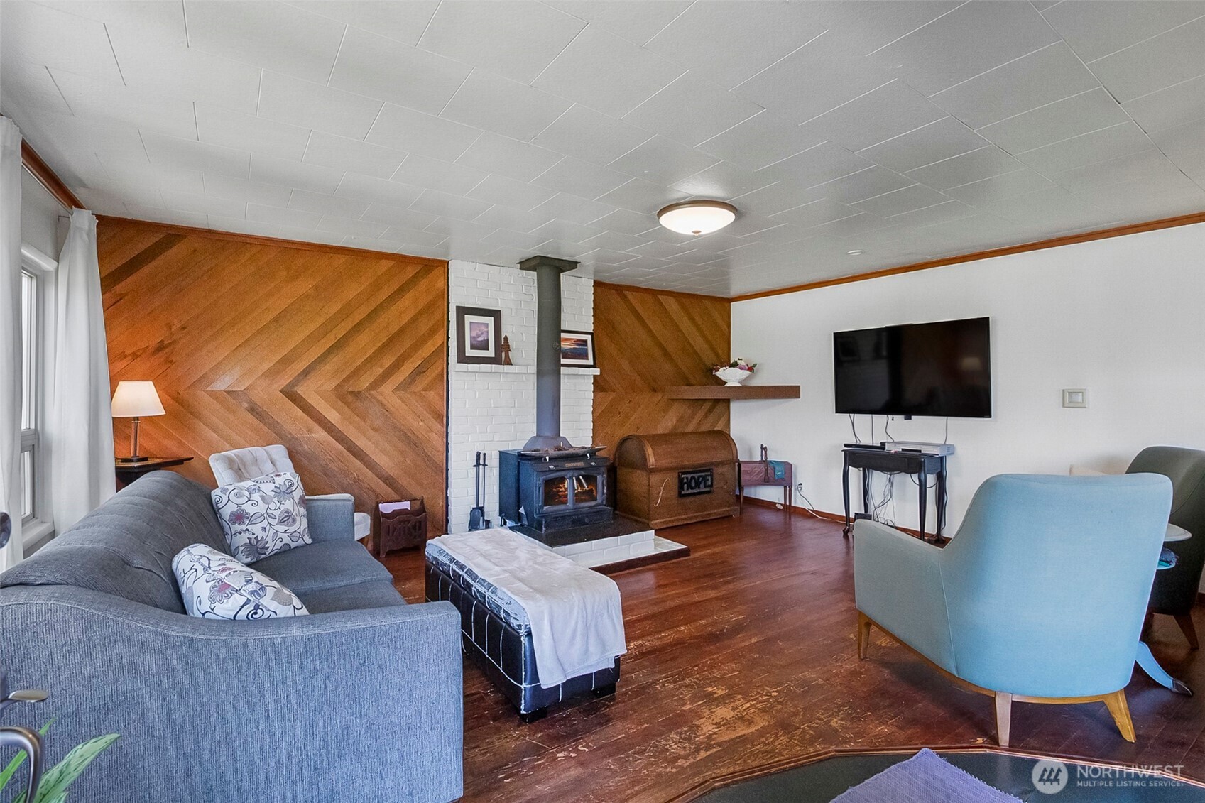 2423 Chestnut Street Everett, WA 98201 - Photo 5 of 40