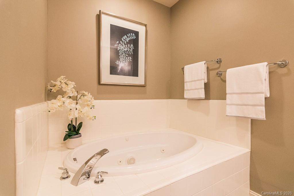 435 South Tryon Street, Unit 605 Charlotte, NC 28202 - Photo 12 of 22
