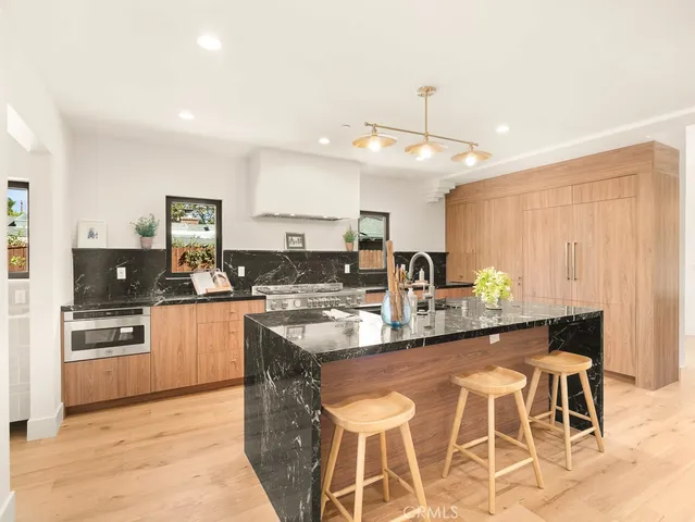 $2,799,000 | 11911 Hartsook Street, Valley Village, CA 91607