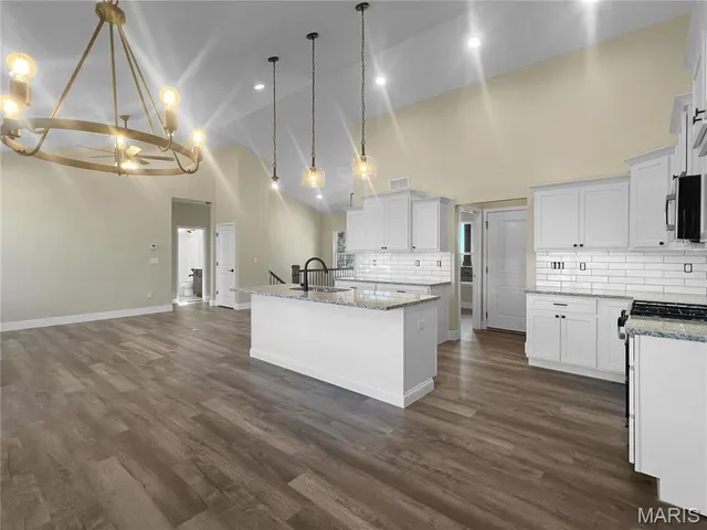 $485,000 | 2912 Bluff Ridge Court, Maryville, IL 62062