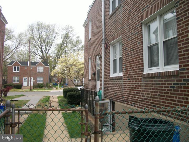7233 Dungan Road Philadelphia, PA 19111 - Photo 4 of 25