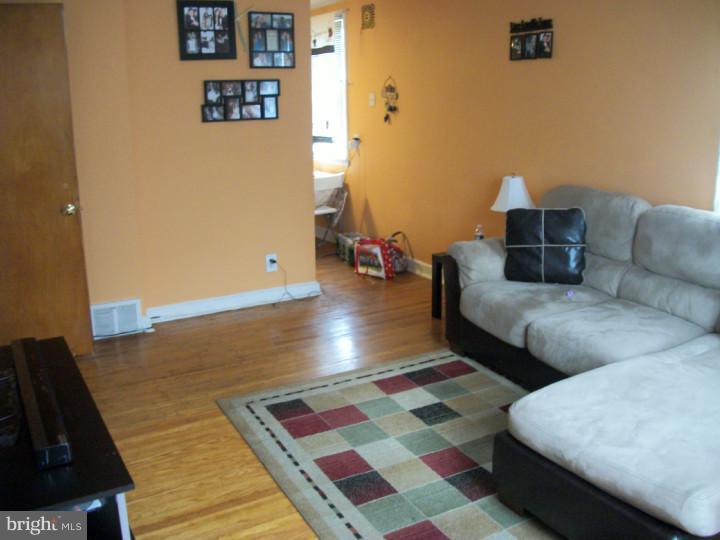 7233 Dungan Road Philadelphia, PA 19111 - Photo 8 of 25 Unit #2