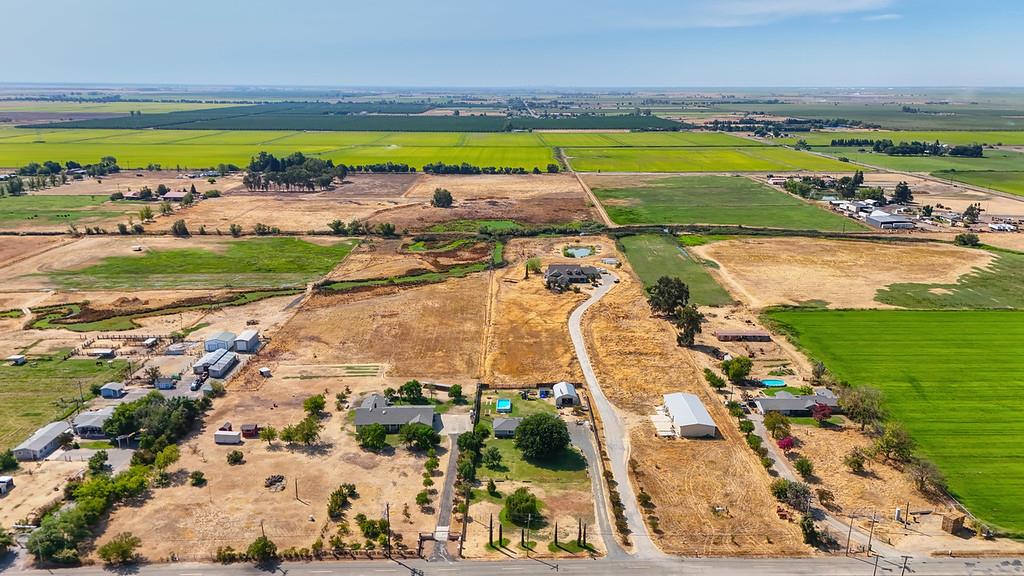 3641 Catlett Road Pleasant Grove, CA 95668 - Photo 27 of 29 a view of an outdoor space and city