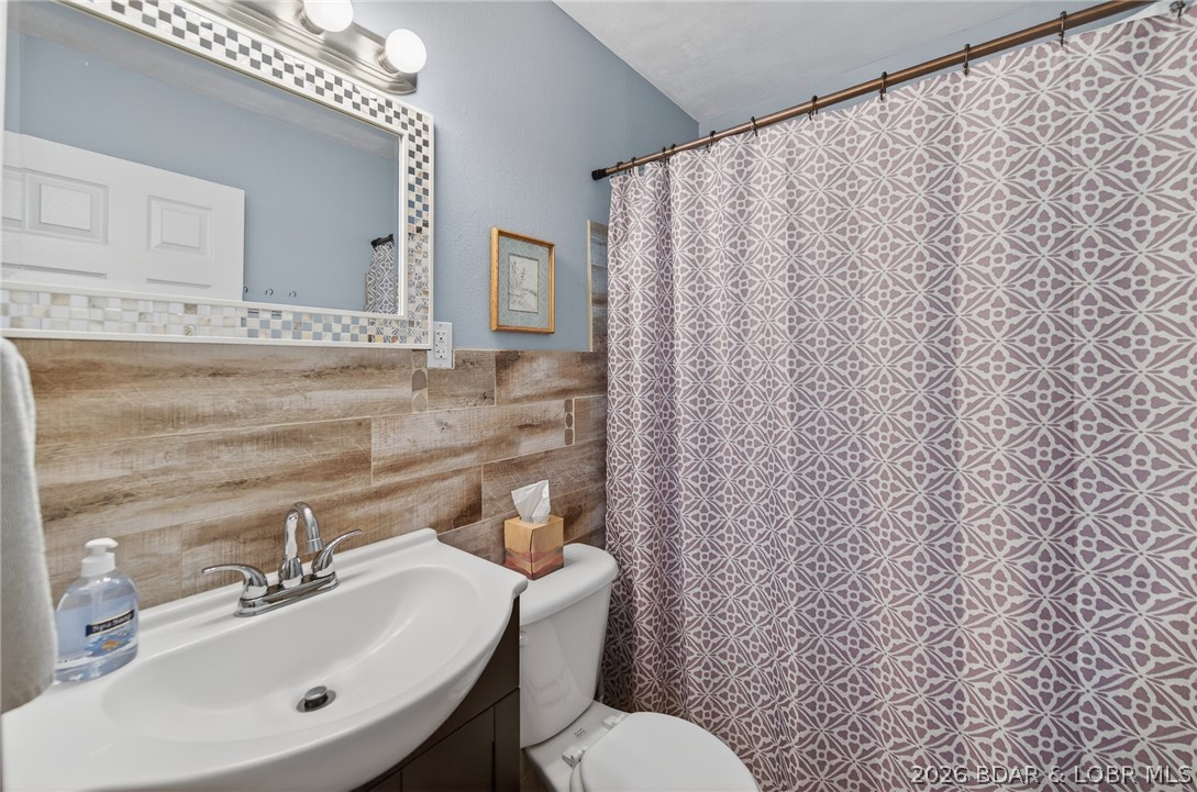 27523 Shorty Road Barnett, MO 65011 - Photo 22 of 60 Bathroom