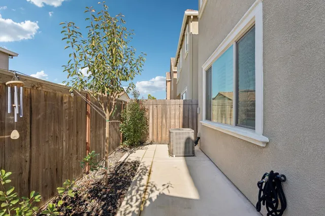 $595,000 | 10458 Oboe Way, Elk Grove, CA 95757