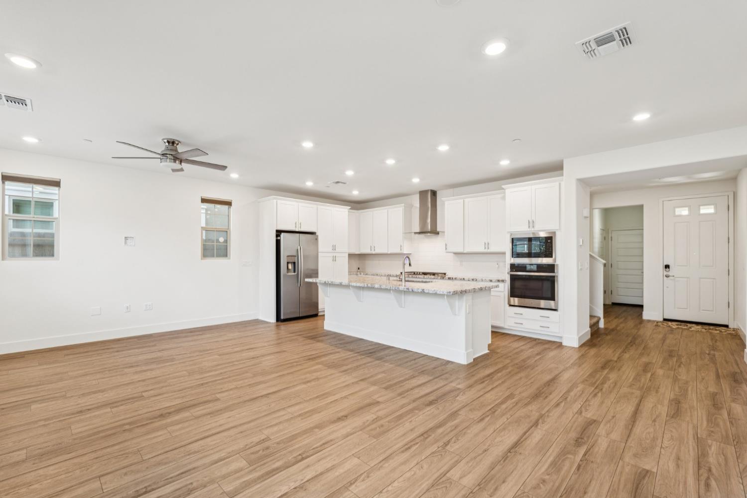 10458 Oboe Way Elk Grove, CA 95757 - Photo 4 of 38