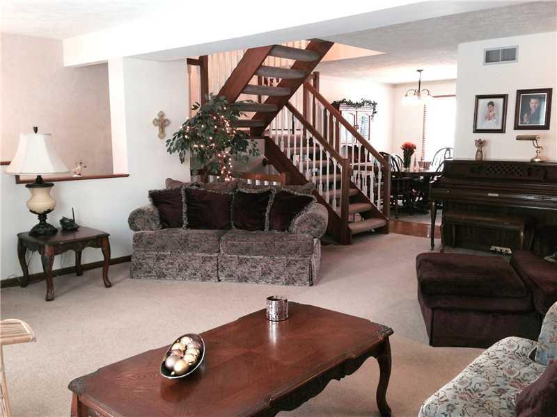 331 Brohios Drive Monaca, PA 15061 - Photo 2 of 13 Living Room.