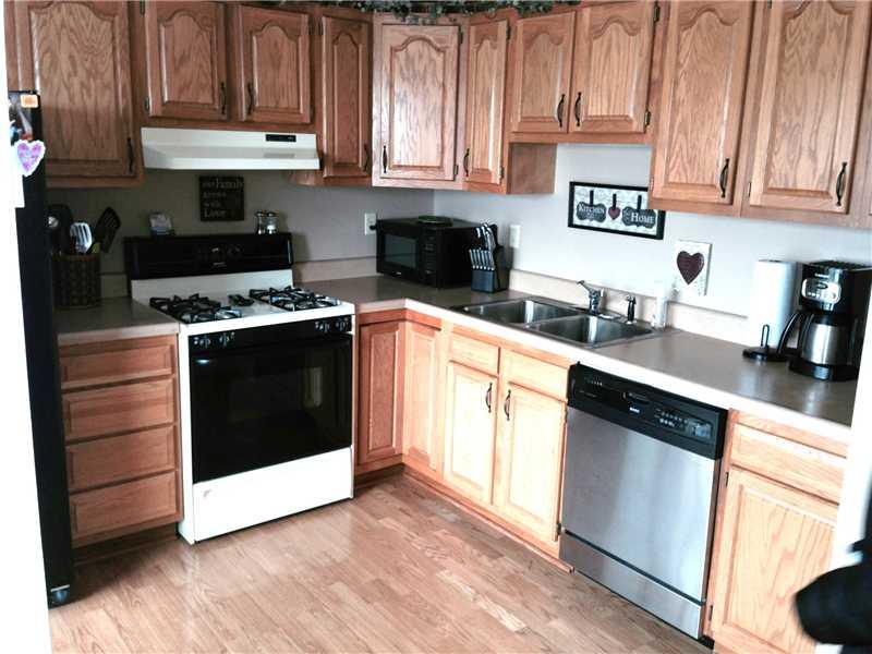 331 Brohios Drive Monaca, PA 15061 - Photo 3 of 13 Kitchen.