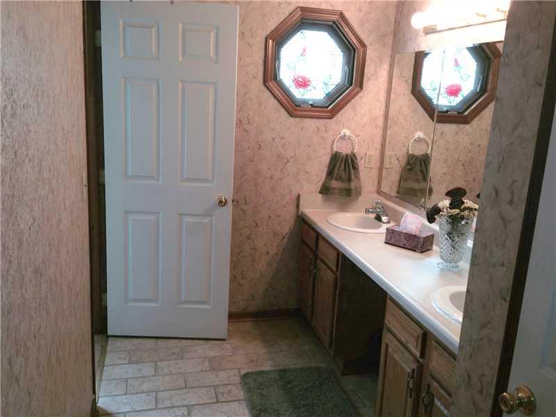 331 Brohios Drive Monaca, PA 15061 - Photo 7 of 13 Master Bath/Spa.