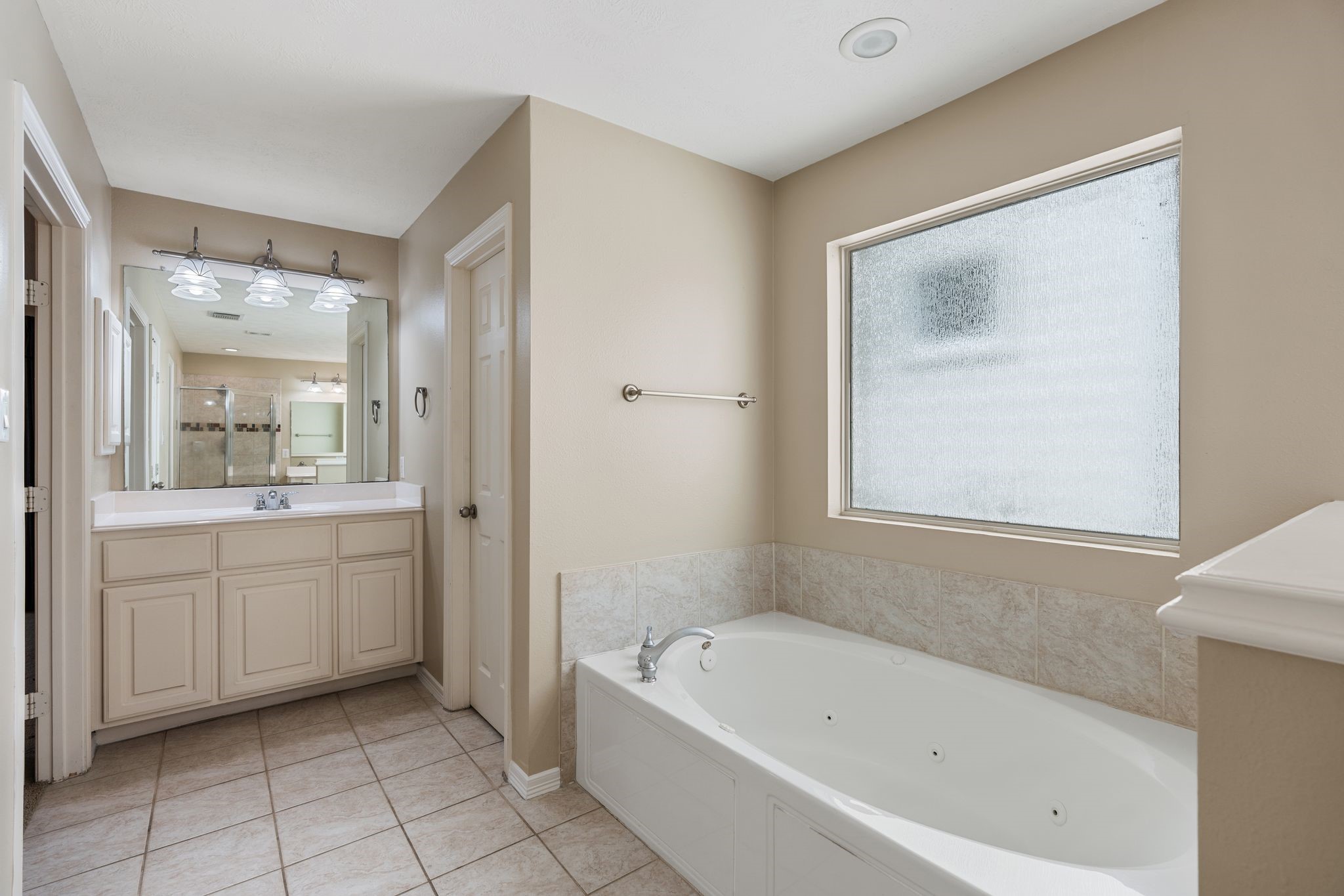 4223 Rose Street Houston, TX 77007 - Photo 25 of 40 Primary Bath