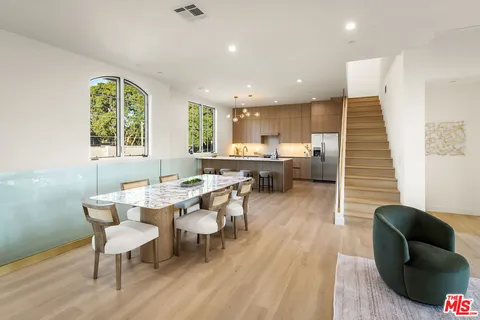 a close up view of a washer and dryer