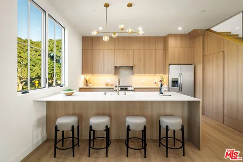 $5,690,000 | 1201 North Vista Street, Unit 12011203, West Hollywood, CA 90046