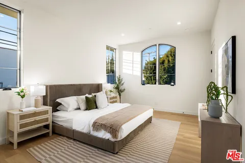 $5,690,000 | 1201 North Vista Street, Unit 12011203, West Hollywood, CA 90046