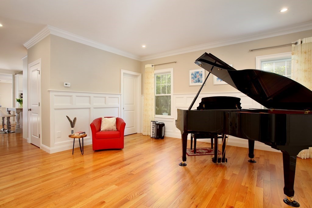 4 Grove Street Lexington, MA 02420 - Photo 5 of 37