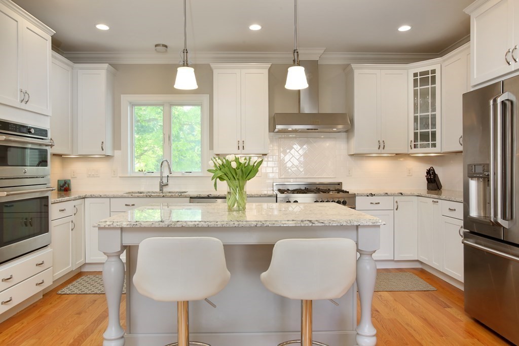 4 Grove Street Lexington, MA 02420 - Photo 9 of 37