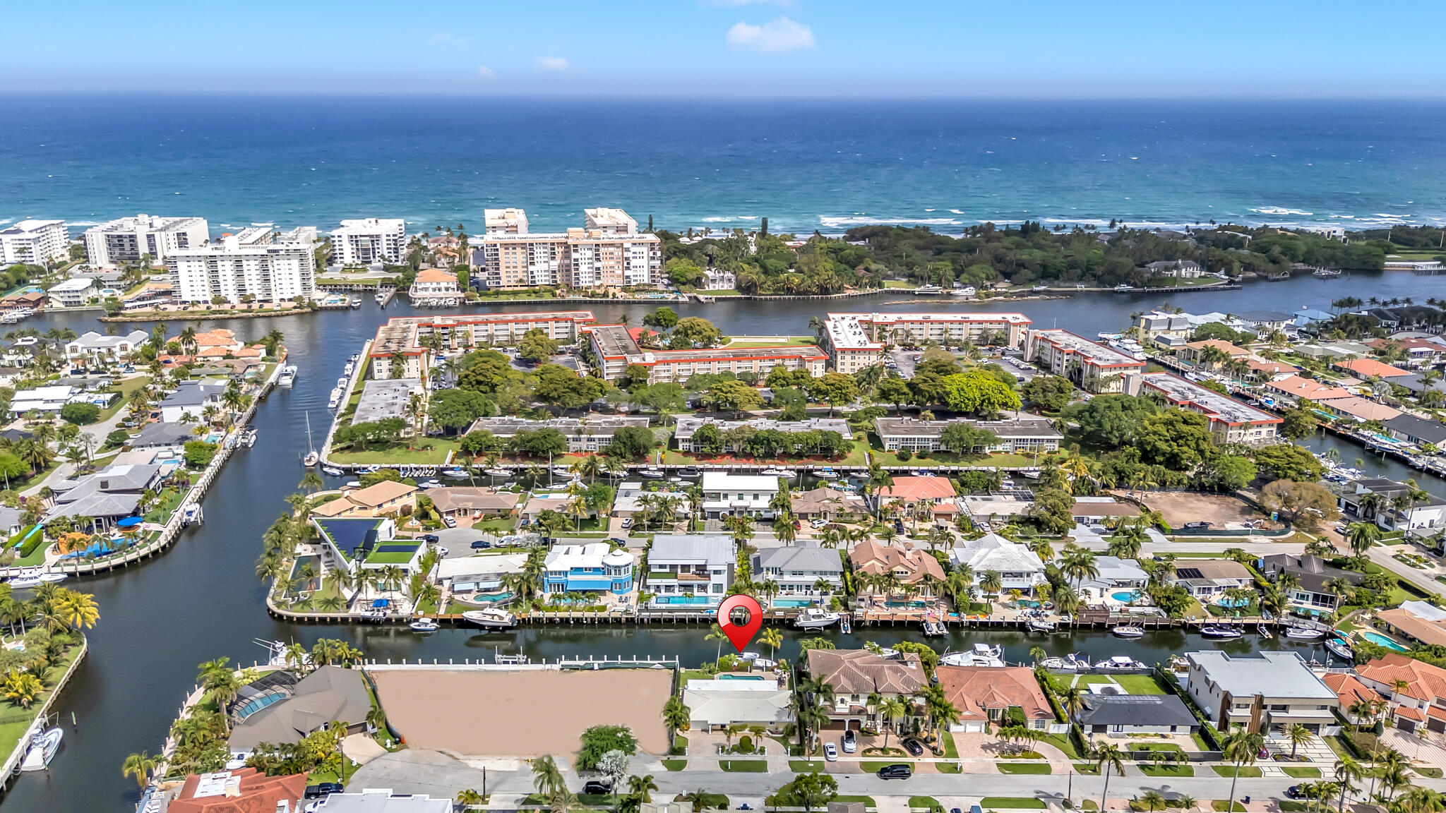 4920 Northeast 28th Avenue Lighthouse Point, FL 33064 - Photo 3 of 38 a view of a city